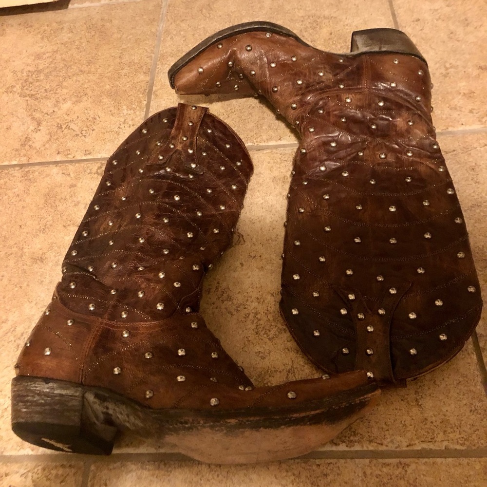 Old Gringo custom cowboy boots with pearl details, 7